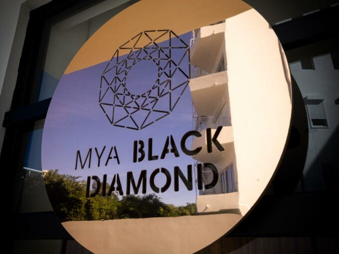 Mya_Black_Diamond